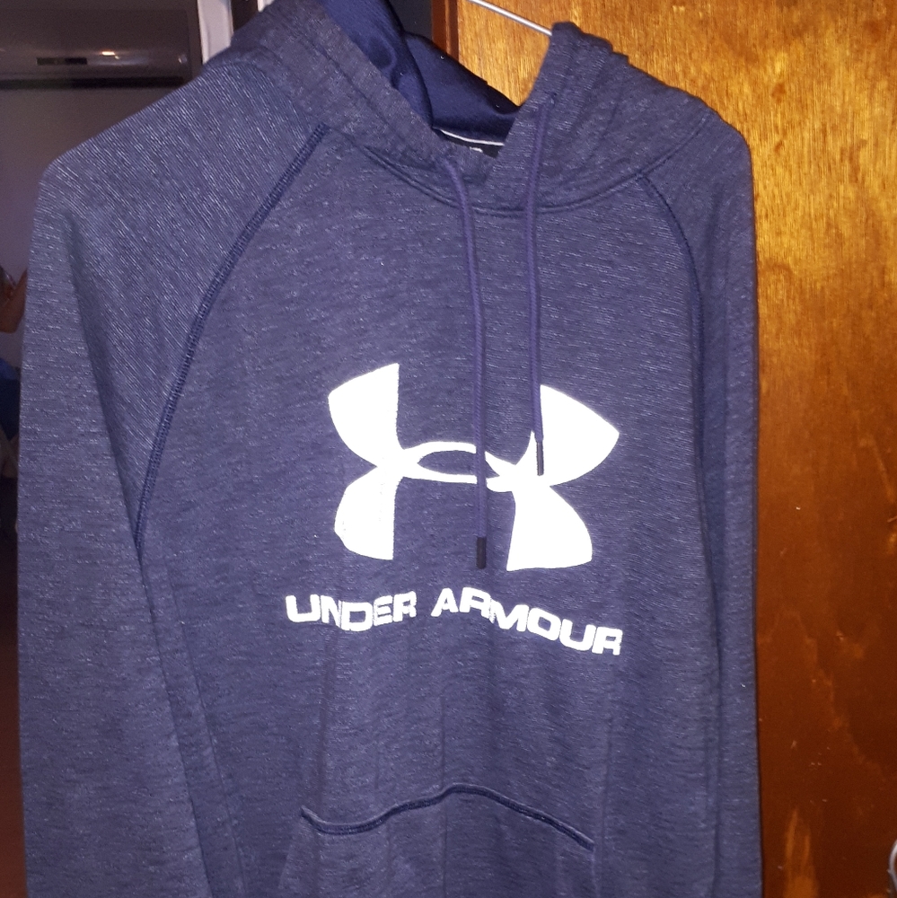 Mens size small Under Armour sweater
